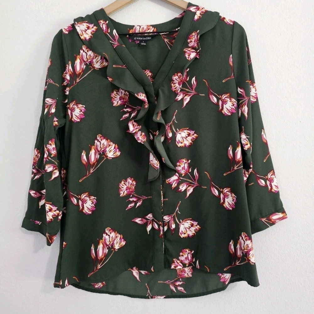 41 Hawthorn‎ • Green Floral Blouse